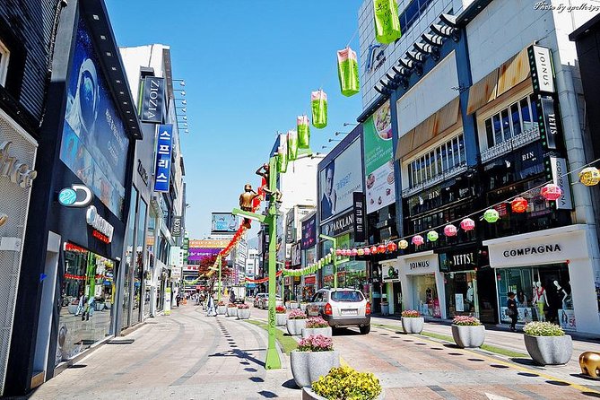 Private Busan tour with gamcheon culture village and the temple (Customizable) - BIFF Square: A Short Downtown Hit for Movies and Shopping