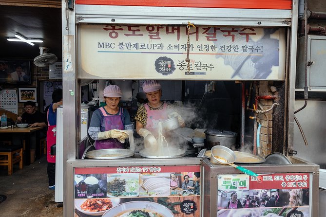 Private City Kickstart Tour: Seoul - Seoul Plaza and Deoksugung Palace: Optional Stops That Change Your Route