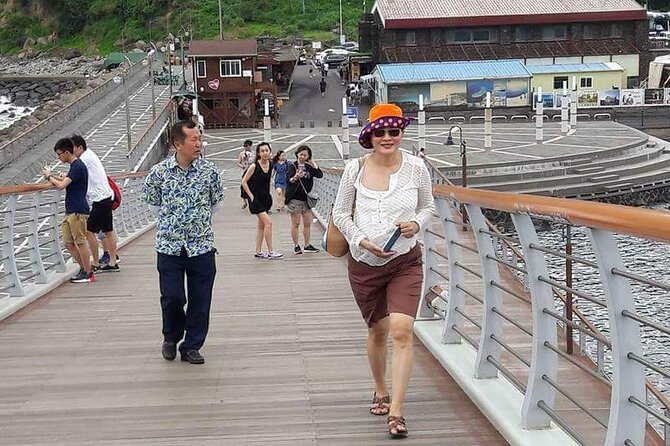 Private Day Tour in South and West in Jeju Island - Jeongbang Waterfall: the one you remember