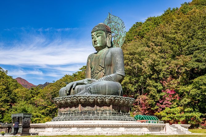 Private Day Trip to Seoraksan National Park - Dongmyeong Port: ocean views and a quick observation stop