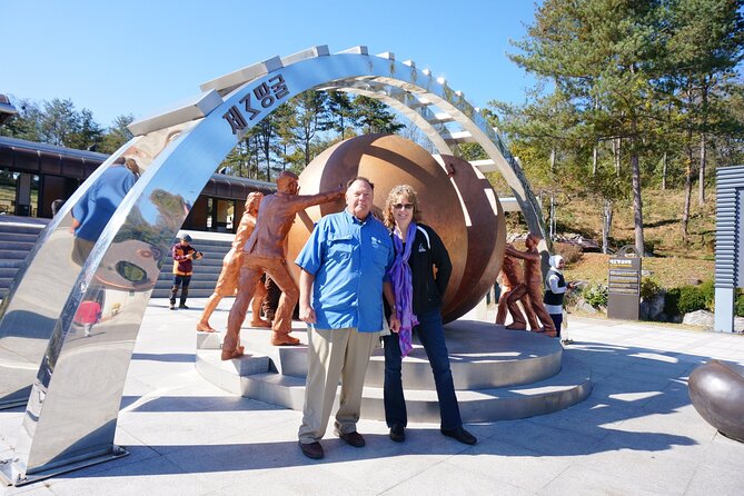 Private DMZ Tour in South Korea(Entrance fees are included) - Imjingak Pyeonghoa-Nuri Park for war artifacts and a cleaner mental reset
