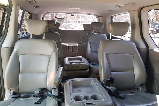 Private English Speaking Driver in Seoul: Airport Service Available - Palace Areas and Hanok Neighborhood Time