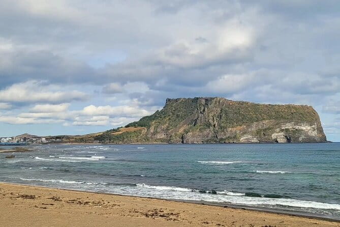 Private Jeju Customized Tour with Local Guide Mr.LEE Hong-min - East Jeju plan: Seongsan Ilchulbong, Hamdeok Beach, and the Dongmun Market loop
