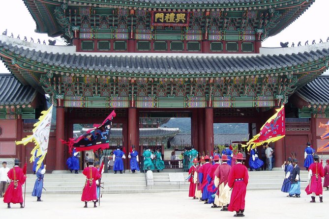 Private Layover Tour from Incheon Airport to Seoul - The real reason to book a layover tour like this
