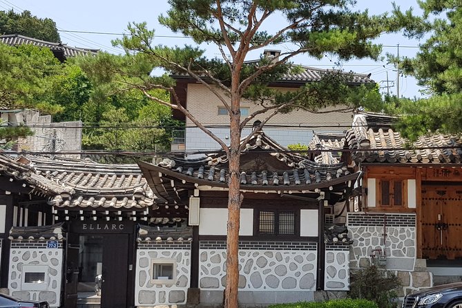 Private Layover Tour from Incheon Airport to Seoul - Namdaemun Market: traditional shopping that can be fun or rushed