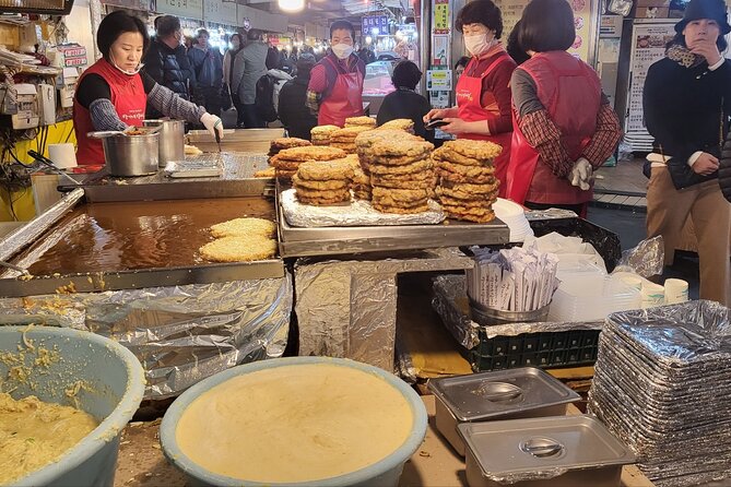 Private Seoul City Tour Palace, village, temple, market - Insadong, then Namsan by cable car for spring views