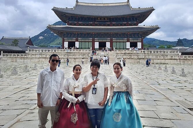 Private Seoul City Tour Palace, village, temple, market - Gwangjang Market street food that earns its reputation