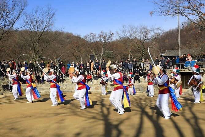 Private Tour around Suwon UNESCO Fortress and Korea Folks Village - Hwaseong Haenggung Palace and the 11:00 martial arts performance