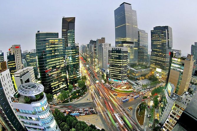 Private Tour: Gangnam Style Tour - K-Star Road and Hallyuwood Walk of Fame Statues