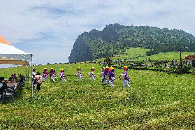 Private Tour in South and East in jeju island - Stop 4: Woljeong-ri Beach, tea and emerald-water photos