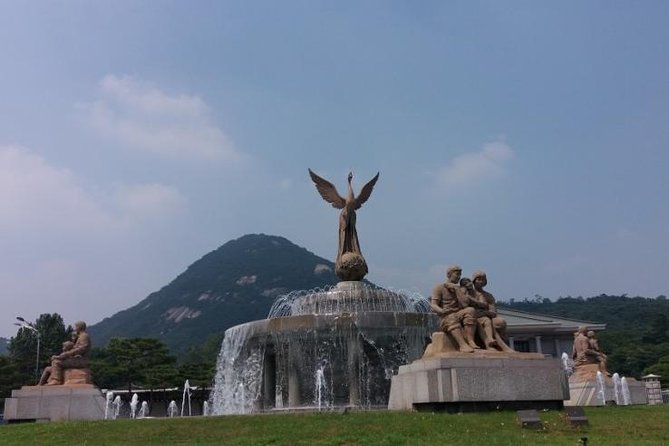 (Private tour) Seoul highlights; Gangnam and beyond Tour - Dongdaemun Design Plaza, Cheongryangni Markets, and Jogyesa Temple