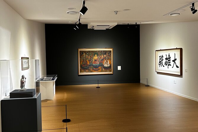 Seogwipo(the southern city of Jeju) Art Museum Walking Tour - Lee Jung Seop Cultural Street: old-town atmosphere with purpose