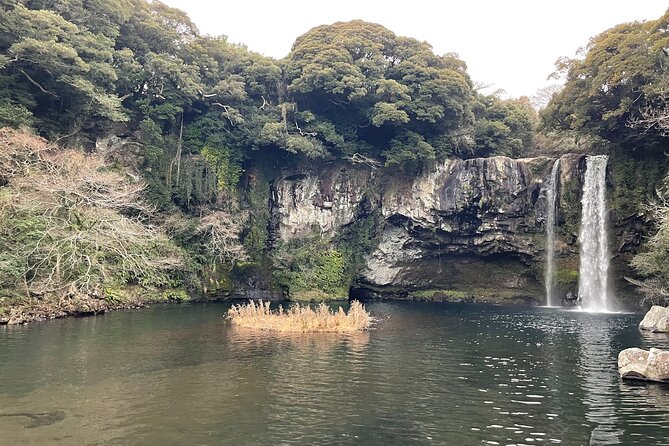 Seogwipo(The southern city of Jeju)City Walking Tours with Sunset - Cheonjiyeon Falls: the geology behind the view (ticket included)