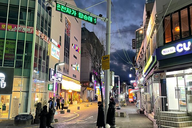 Seogwipo(The southern city of Jeju)City Walking Tours with Sunset - Lee Jung Seop Cultural Street: old town browsing with a purpose