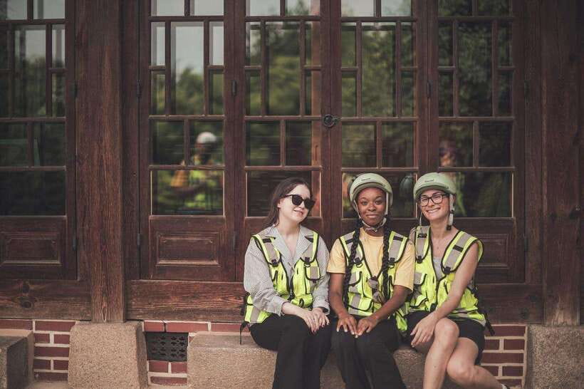 Seoul: Afternoon Ebike tour and "Happy Hour" food and drinks - Changdeokgung main gate area: palace architecture and guided meaning