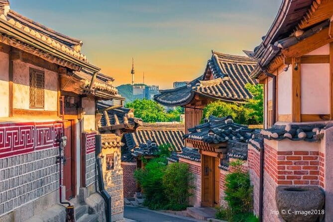 Seoul and Suburbs Private Customized Tour - The ride, the guide, and why pickup changes everything