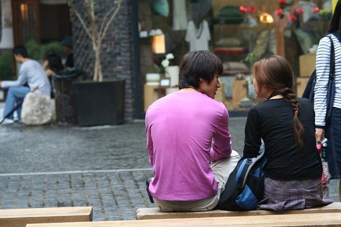 Seoul Art Tour with a Local Expert: 100% Personalized & Private - Stop 3: Ssamziegil, an art-and-fashion market mashup