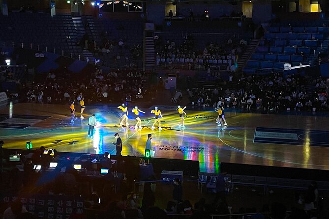 Seoul: Baseball Game Ticket with Dinner/Beer with the host - Baseball vs Basketball: Same Stadium Energy, Different Season