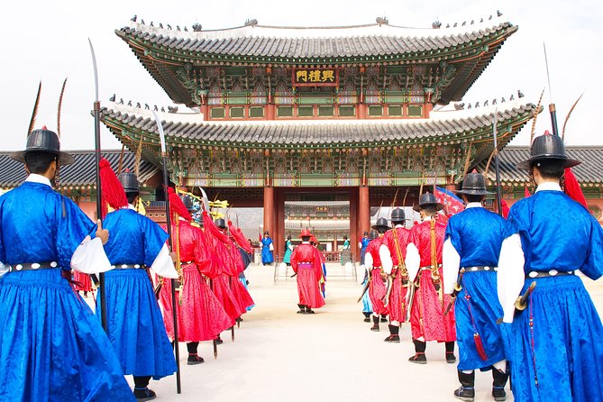 Seoul City Private Full-Day Tour Including Lunch - Bukchon Hanok Village and Insadong: old streets, better direction