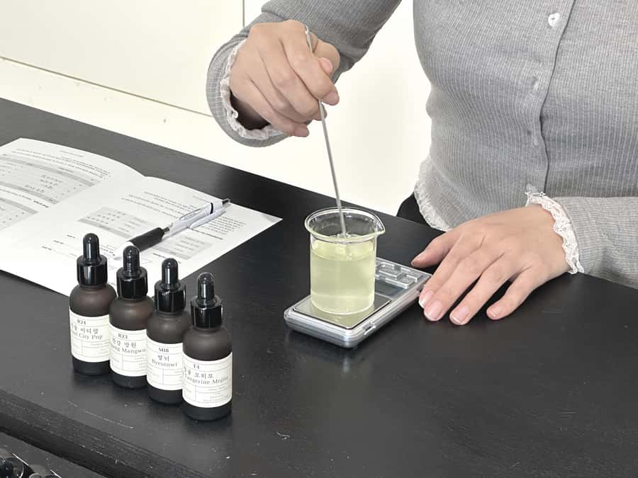 Seoul: Create Your Own Natural Perfume with a Perfumer - Turning Korea into a scent story, not just a random mix