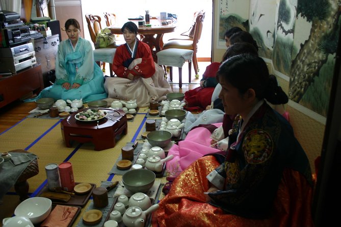 Seoul Cultural Tour - Kimchi Making, Gyeongbok palace with Hanbok - What to bring (and how to get the best photos in hanbok)