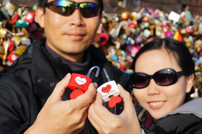 Seoul: Fully Customizable Private Tour - Markets and street shopping, where your guide becomes a translator