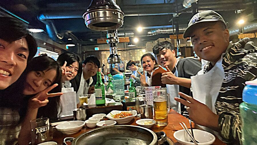 Seoul: Guided City Wall Sunset Hike with Korean Dinner - Where the evening starts: Dongdaemun Station and the JW Marriott meet-up
