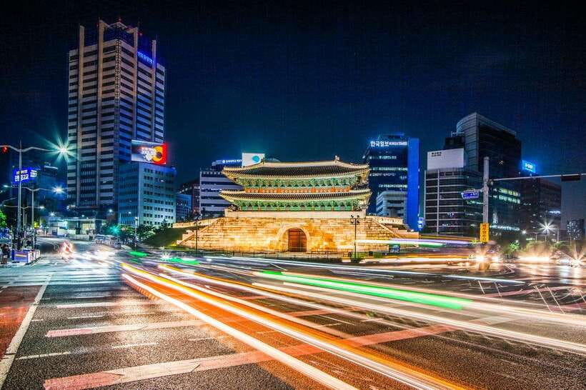 Seoul: Guided Street Food Tour at Namdaemun Market - Navigating Vendors Like a Local, Thanks to Your Guide