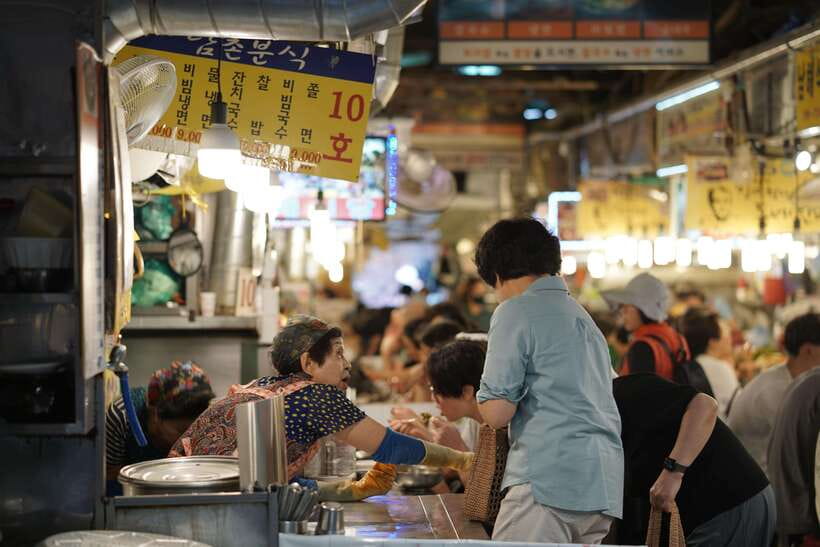 Seoul: Guided Street Food Tour at Namdaemun Market - Street Food at Namdaemun: The Part You Will Remember