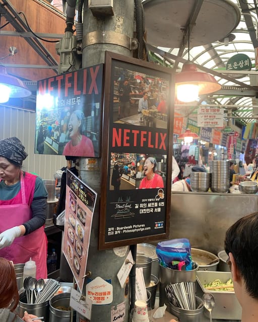Seoul Gwangjang Market Foody Walking Tour - Cheonggyecheon Stream: a quick scenic reset in the middle of your food run