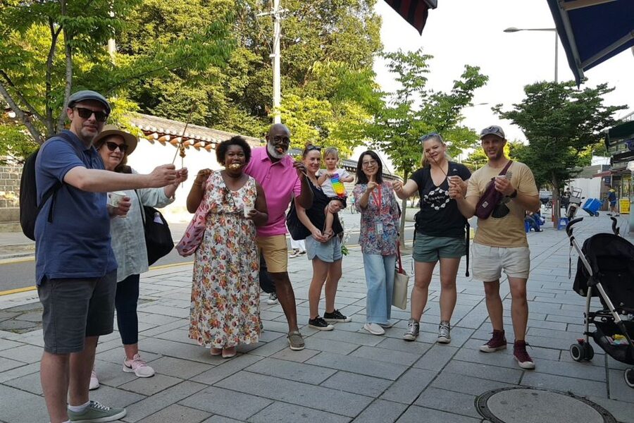 Seoul: Gwangjang Market Netflix Food Tour - How this route connects Seoul’s art streets to street food