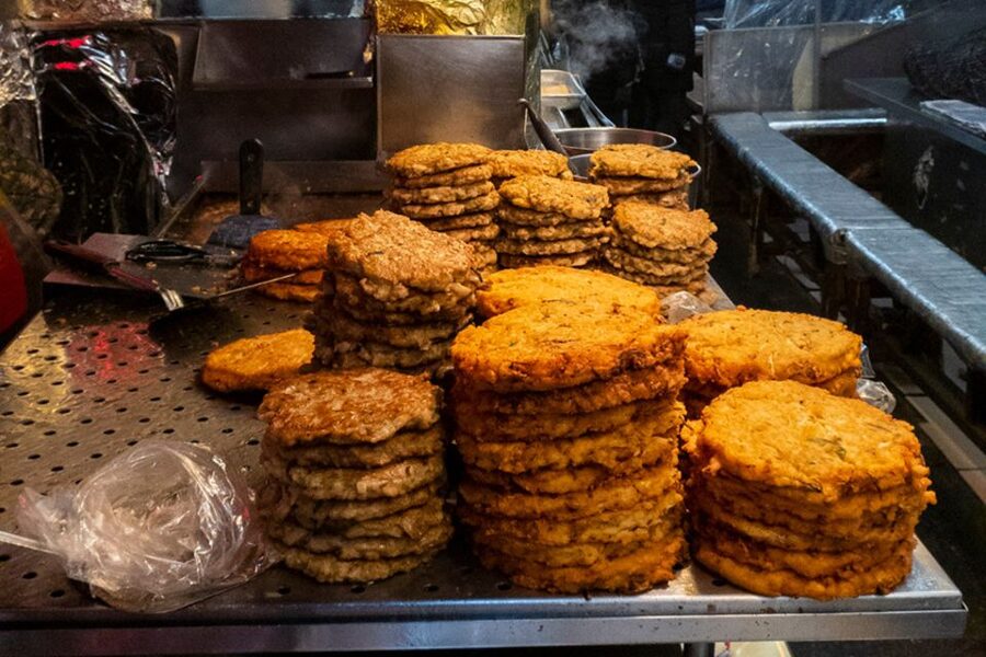 Seoul: Gwangjang Market Netflix Food Tour - Gwangjang Market: where the tastings feel like a plan, not a gamble