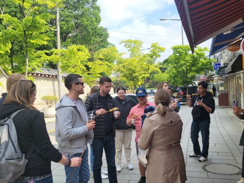 Seoul: Gwangjang Market Netflix Food Tour - Guide quality: the difference between a walk and a story