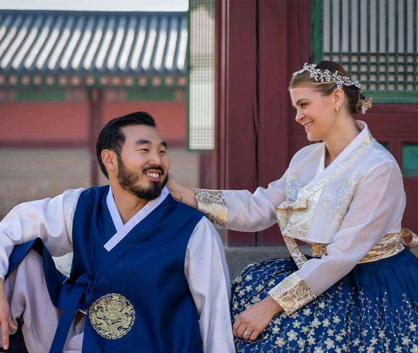 Seoul: Hanbok Rental with Gyeongbokgung Palace Entry - Key highlights you’ll actually feel