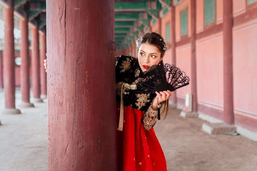 Seoul: Hanbok Rental with Gyeongbokgung Palace Entry - Hair and accessories: when the extra spend actually pays off