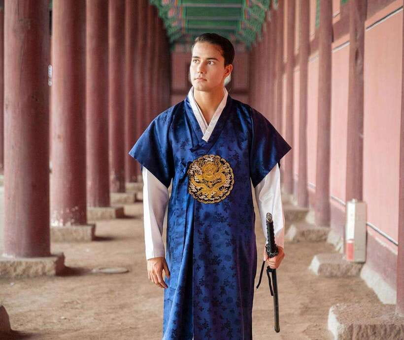 Seoul: Hanbok Rental with Gyeongbokgung Palace Entry - Price and value: $6 for what you actually get