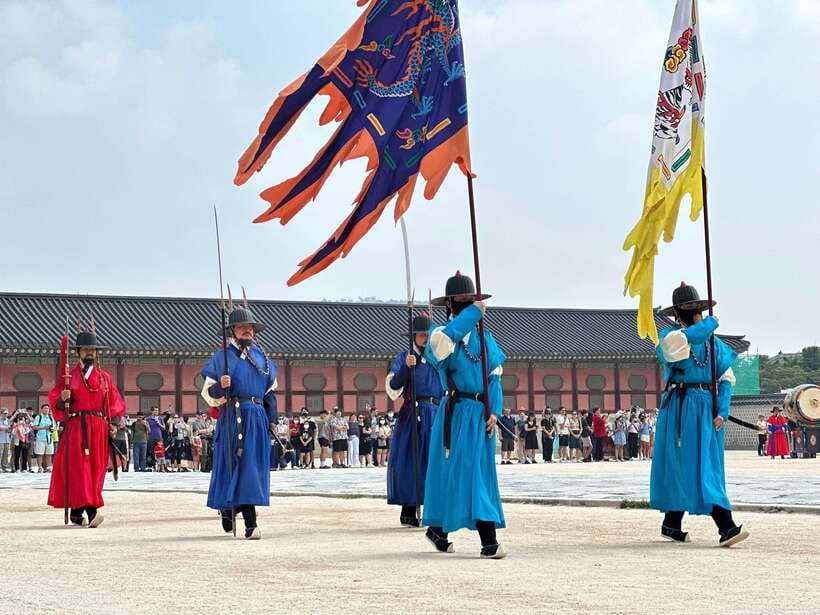Seoul Highlights: Gyeongbok Palace, Insadong & N Seoul Tower - Inside Gyeongbokgung Palace, What to Focus On (and What to Skip)