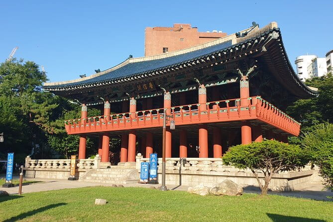 Seoul History Walking Tour - Bells, water, and Seoul’s long memory (Bosingak to Plaza)