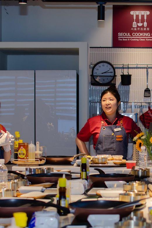 Seoul: Korean Cooking at Seoul Cooking Club! - Getting to the class at Jonggak Station, and why it matters