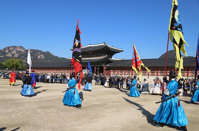 Seoul Layover Private Tour from Incheon Airport - Stop 3: Insadong art alley for shops, tea houses, and cultural snacks