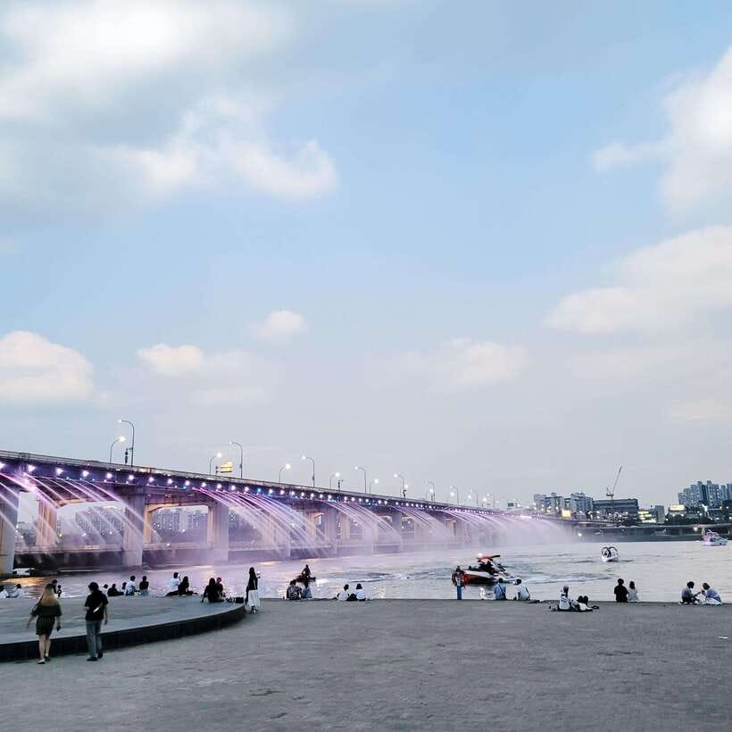 Seoul: Max Out Must Visit City Highlights Panoramic Day Tour - Gyeongbokgung Palace, the royal anchor that makes the whole loop feel real
