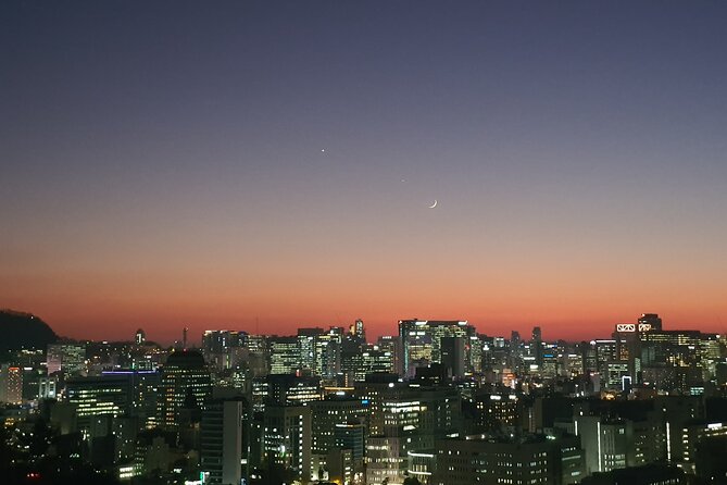 Seoul moonlight walking tour with local historian - Why This Moonlight Walk Works Better Than a Typical Sightseeing Loop