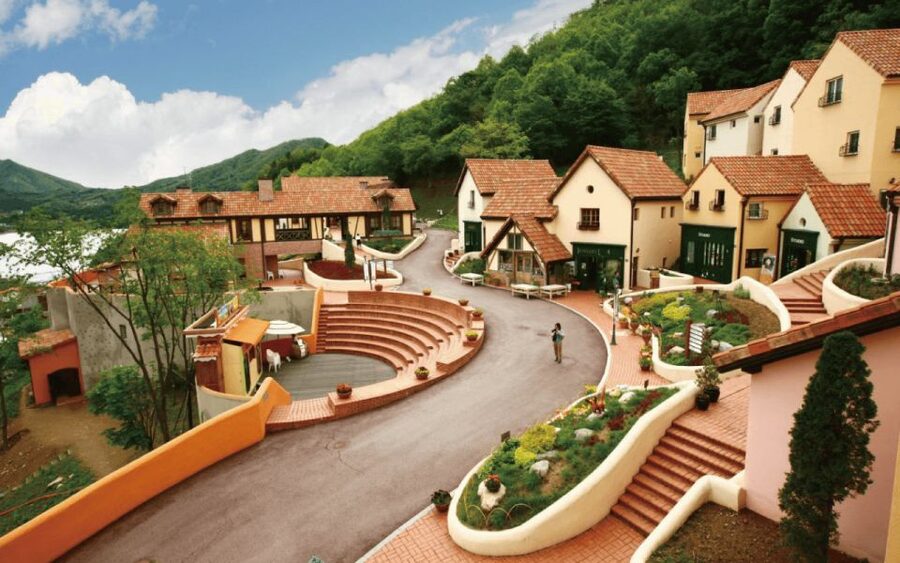 Seoul: Nami and Petite France Tour with Optional K-Garden - Italian Village: Pinocchio and Da Vinci With a Creative Twist