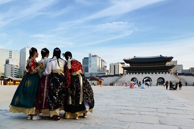 Seoul Night Tour with Han River Cruise and Gyeongbokgung Palace - Gyeongbokgung Palace: Joseon power, plus museum options