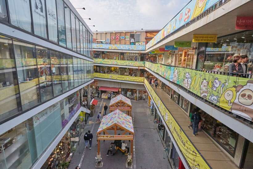 Seoul: Private Car Tour with Licensed Professional Guide - Should you book this Seoul private car tour?