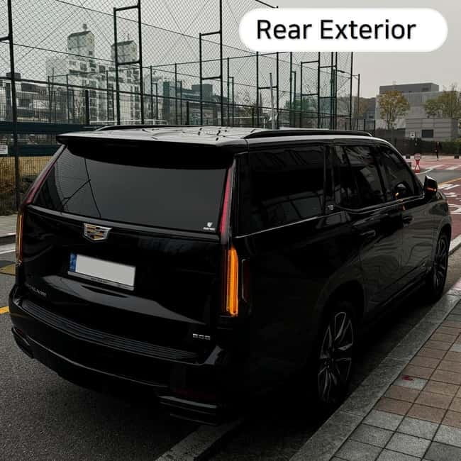 Seoul: Private Luxury Vehicle Tour - English/Spanish guiding - The half-day Seoul tour: palaces, Bukchon, food street, and a skyline finish