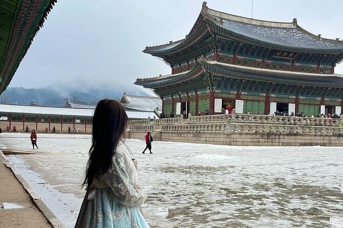 Seoul Private RV tour, explore real Korea from Past to Future - Gyeongbokgung Palace: Joseon power, rebuilt after disaster