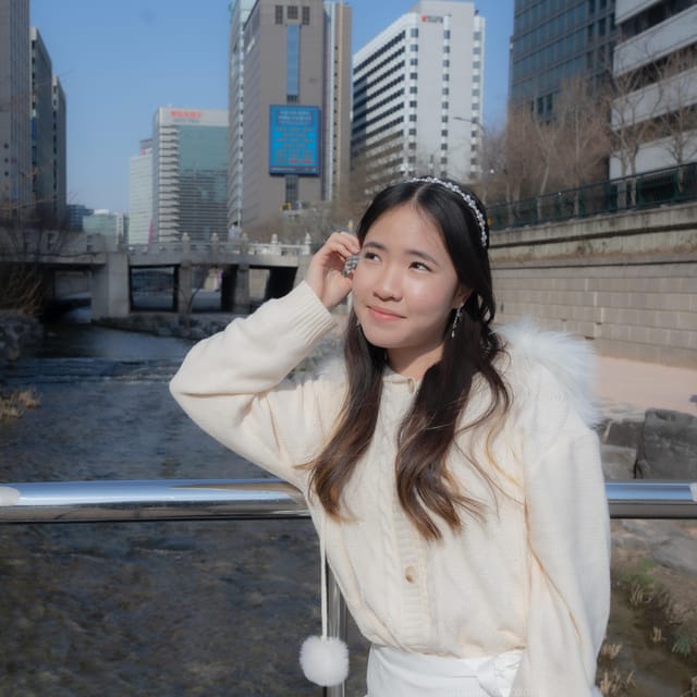Seoul: Professional Photoshoot choose your location - Han River Park Skyline Shots for a Softer Modern Look