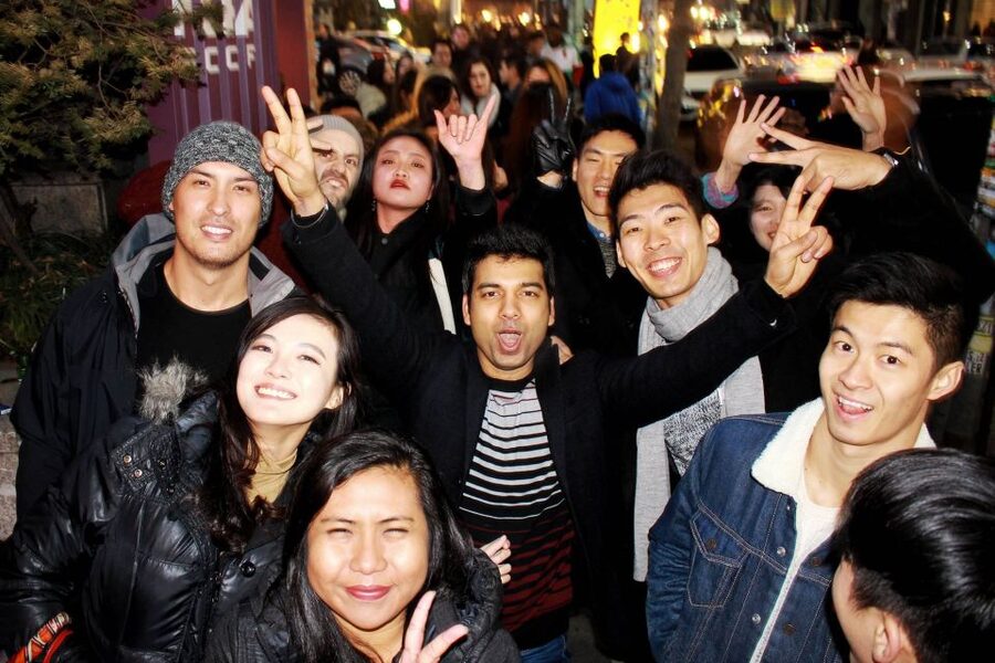 Seoul: Pub Crawl - Rules That Keep the Night Fun: ID, Dress Code, Smoking