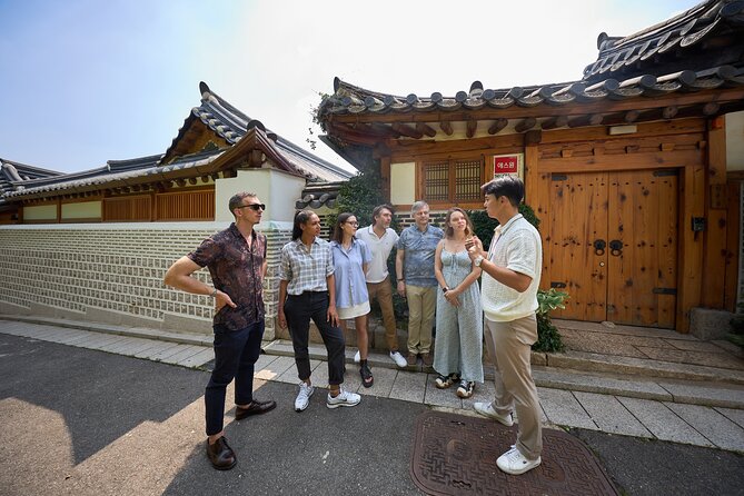 Seoul Royal Palace,Bukchon Hanok Village & Gwangjang Market Feast - Bukchon Hanok Village: what to do with a full hour